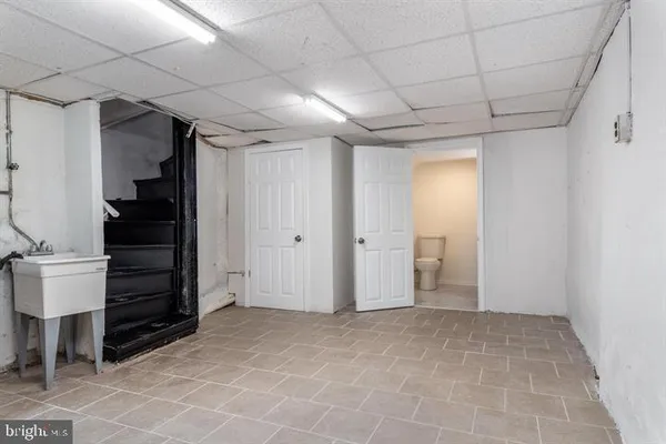 a view of walk in closet