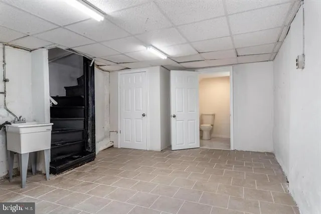 a view of walk in closet