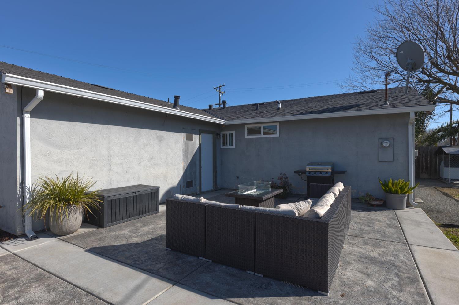 30 3rd Avenue Isleton, CA 95641 - Photo 28 of 42 a backyard of a house with seating space