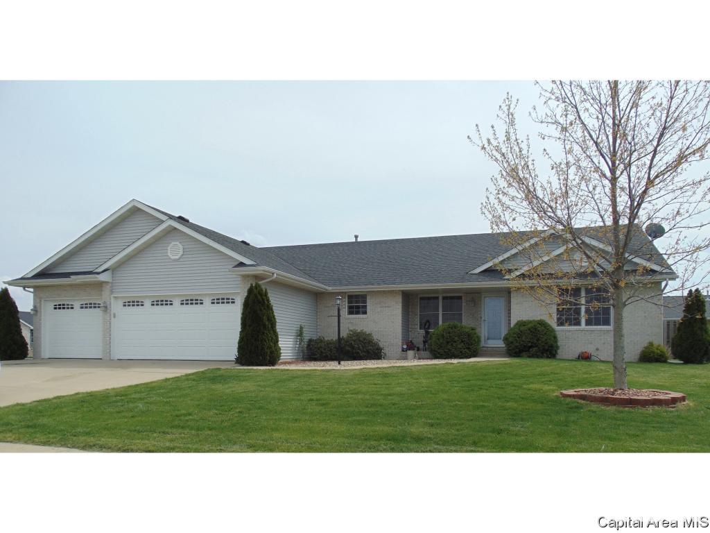 302 Butler Lane Chatham, IL 62629 - Photo 1 of 36 Gallery Image 1