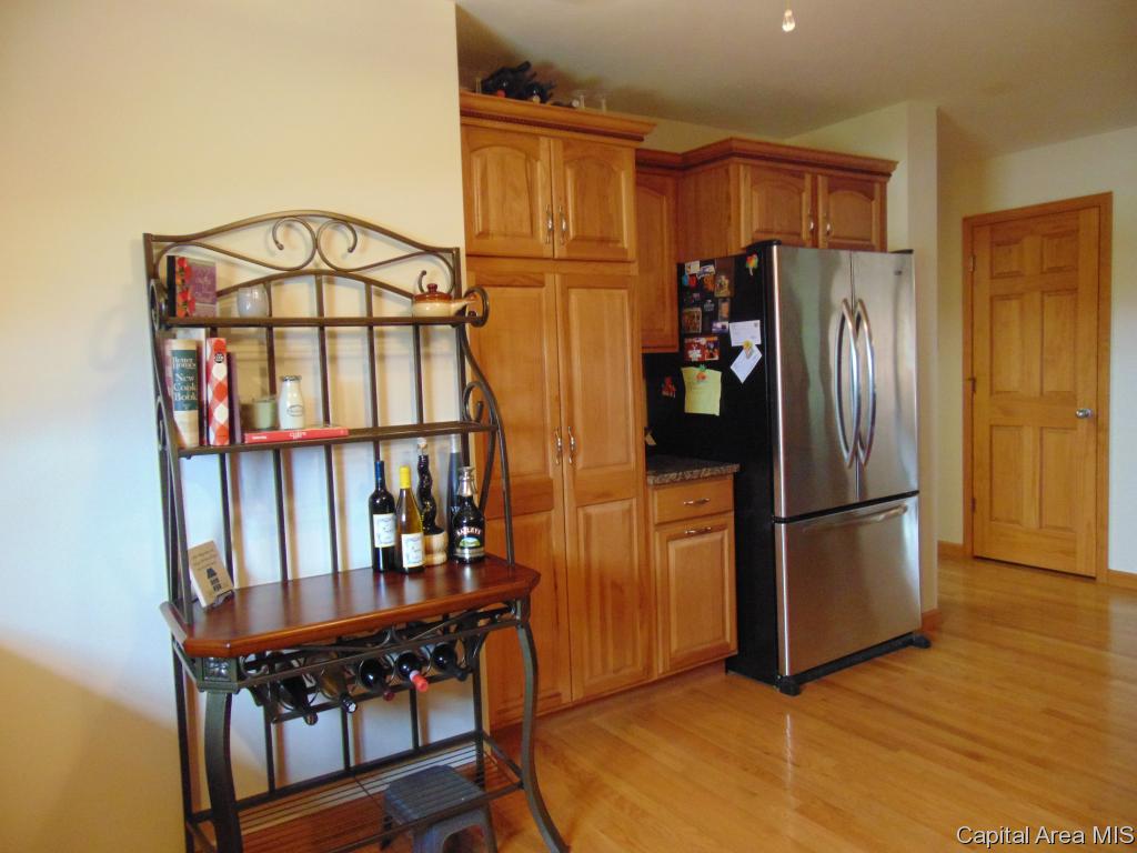 302 Butler Lane Chatham, IL 62629 - Photo 11 of 36 Gallery Image 11