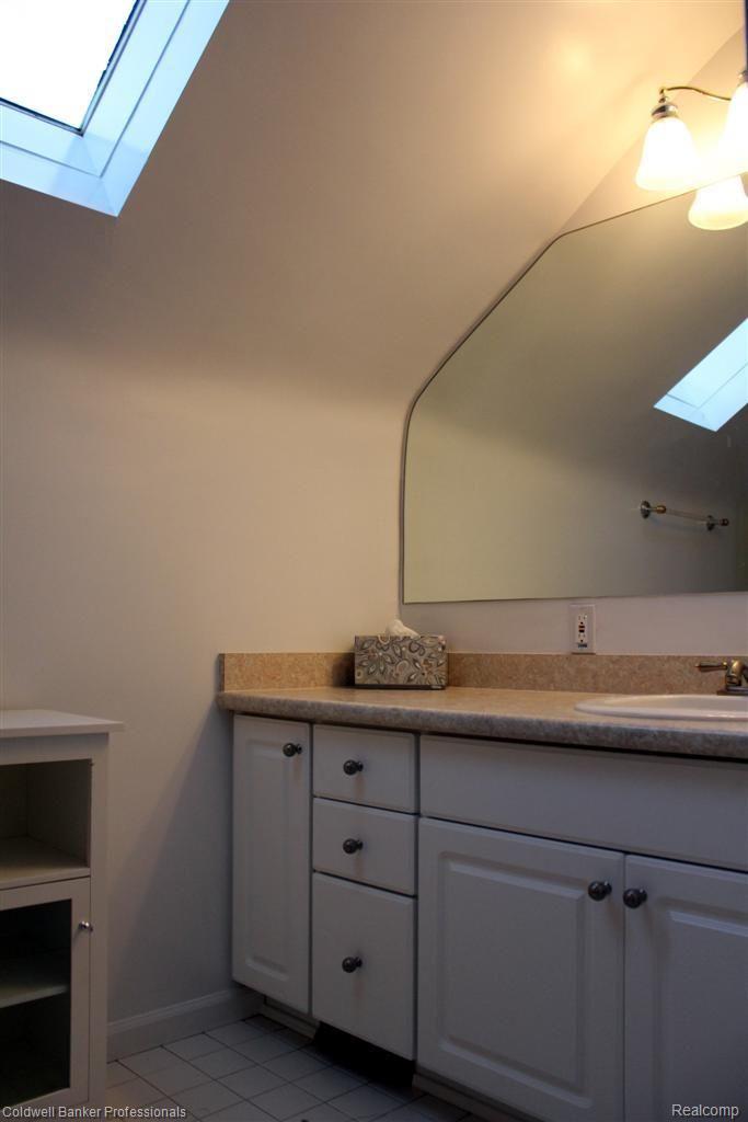 1851 Mansfield Road Birmingham, MI 48009 - Photo 9 of 18 Master BathroomVERT