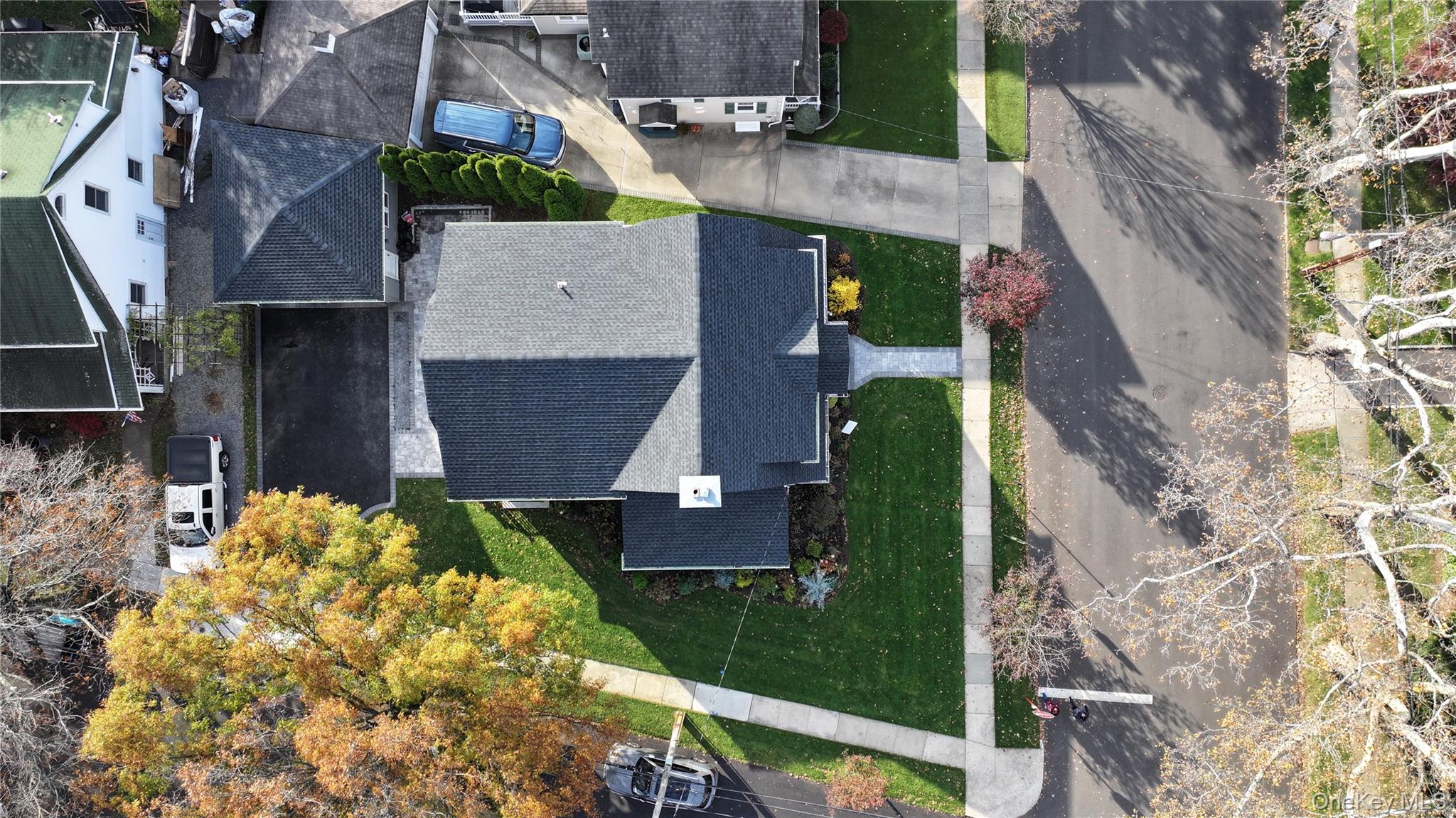 78 Ontario Road Floral Park, NY 11001 - Photo 24 of 38 an aerial view of a house with a yard