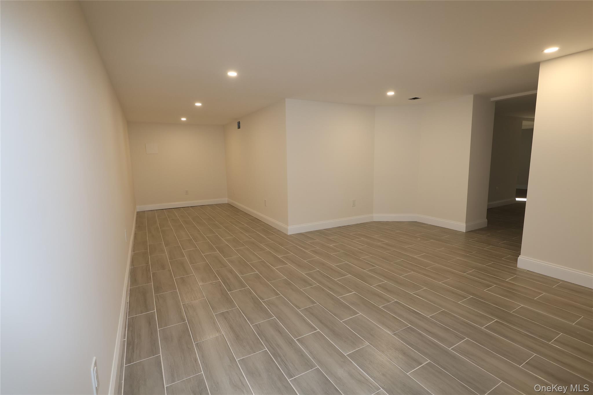 78 Ontario Road Floral Park, NY 11001 - Photo 26 of 33