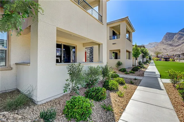 $579,000 | 11402 Ethereal Landing Avenue, Las Vegas, NV 89138