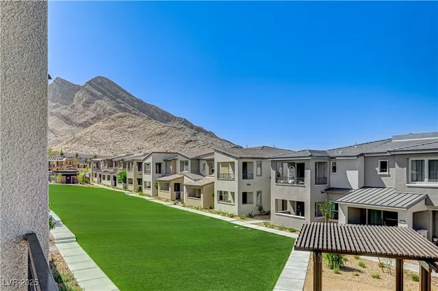 $579,000 | 11402 Ethereal Landing Avenue, Las Vegas, NV 89138