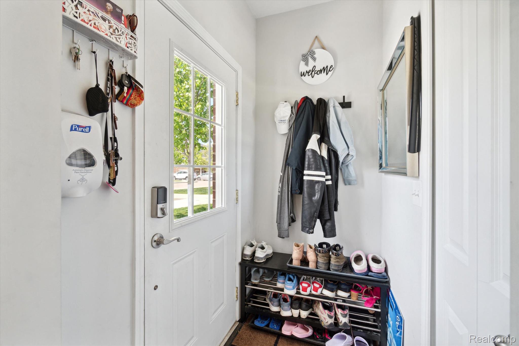 5662 Arbor Chase Drive Ann Arbor, MI 48103 - Photo 3 of 27 05-photo-5.jpg