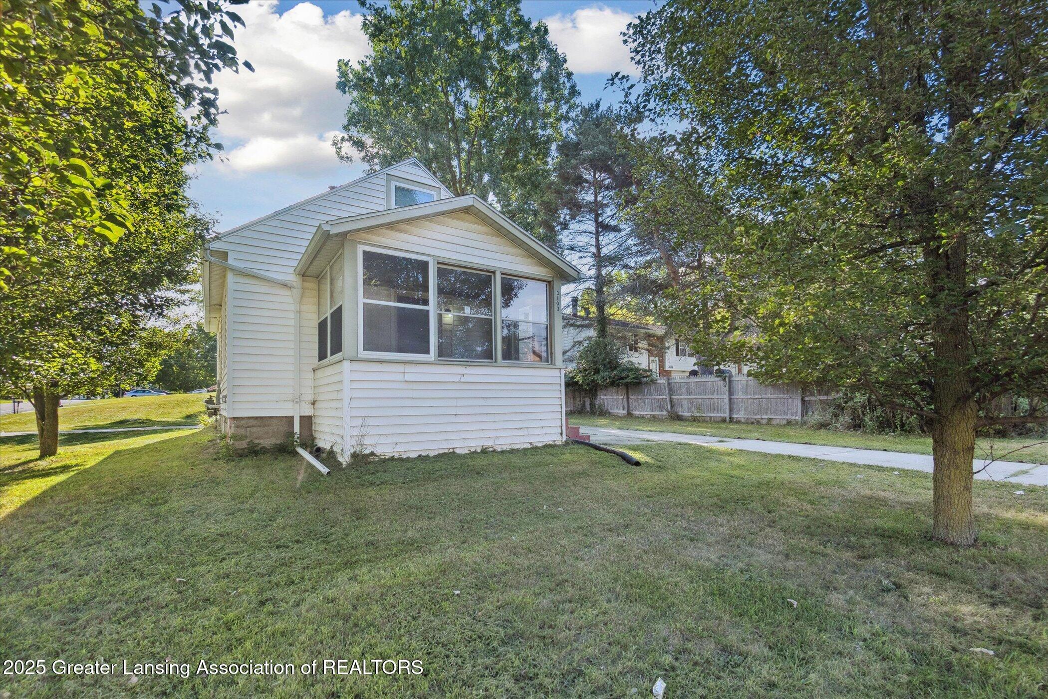 15-3103-Aurelius-Rd-Lansing-MI-48910-