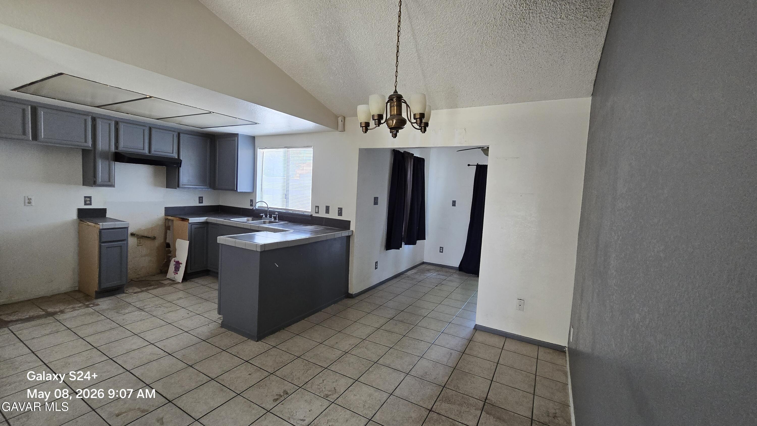 37007 Vía Del Rio Palmdale, CA 93550 - Photo 7 of 27 20260508_090742