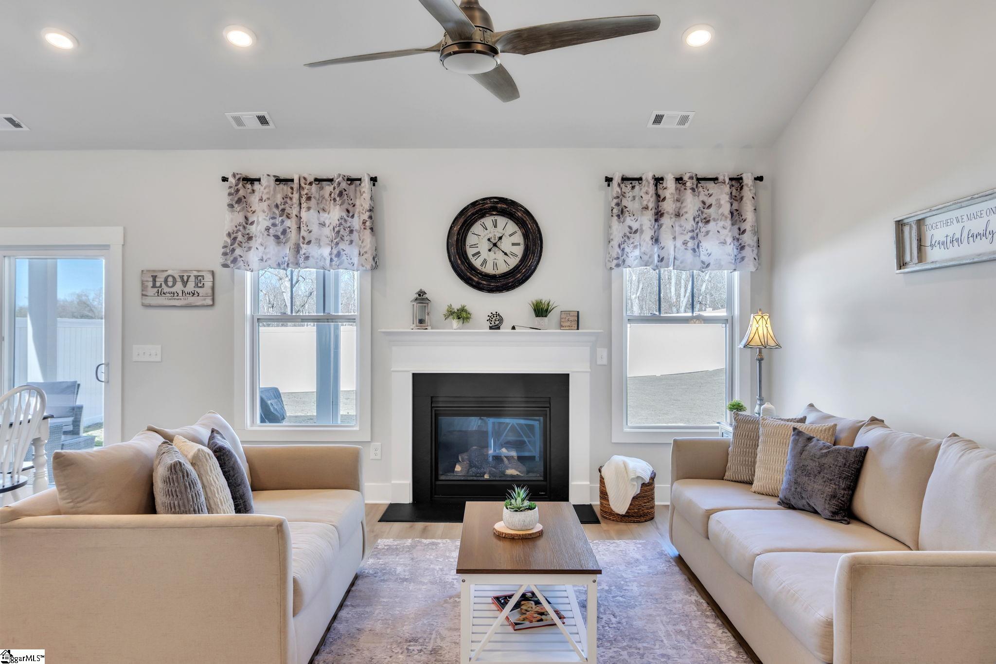 207 Benjamin Drive Easley, SC 29642 - Photo 3 of 31