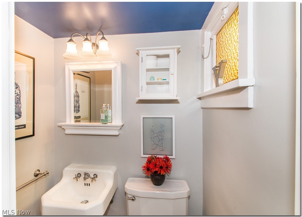 2904 Warrington Road Cleveland, OH 44120 - Photo 16 of 34 Gallery Image 16