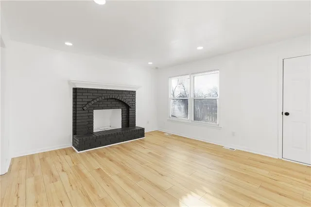 $334,950 | 7014 North Brookside Road, Pleasant Valley, MO 64068