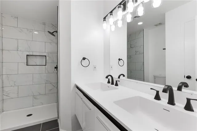 $334,950 | 7014 North Brookside Road, Pleasant Valley, MO 64068