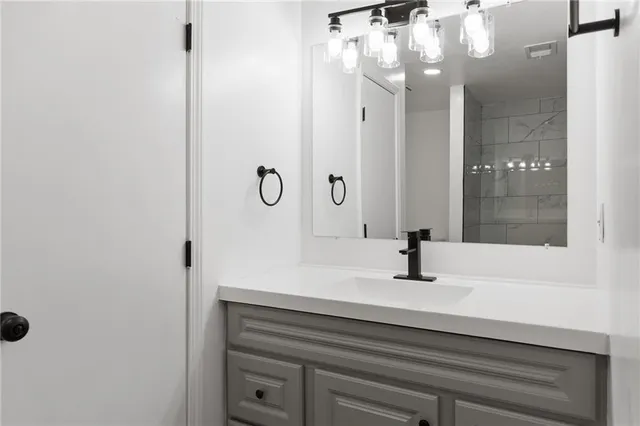 $334,950 | 7014 North Brookside Road, Pleasant Valley, MO 64068