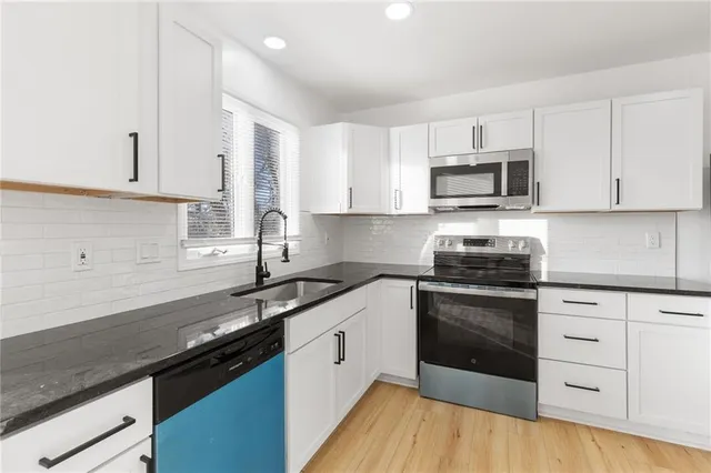 $334,950 | 7014 North Brookside Road, Pleasant Valley, MO 64068