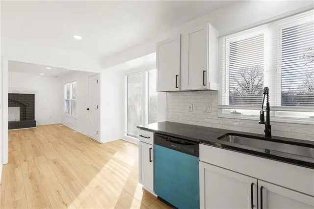 $334,950 | 7014 North Brookside Road, Pleasant Valley, MO 64068