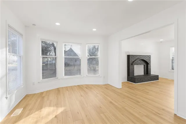 $334,950 | 7014 North Brookside Road, Pleasant Valley, MO 64068