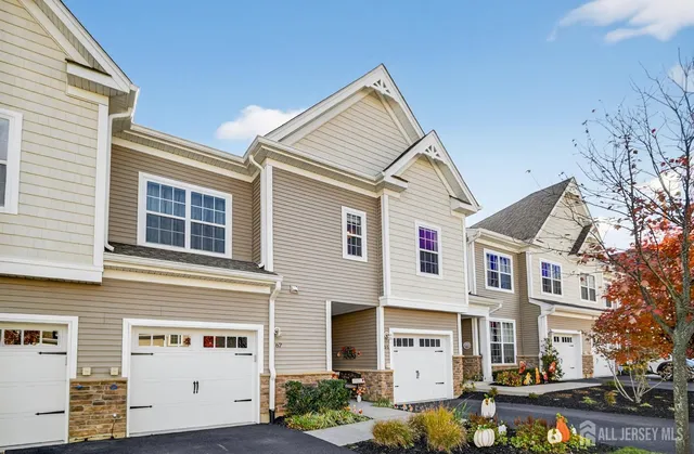 $584,900 | 67 Grabowski Drive, Sayreville, NJ 08859