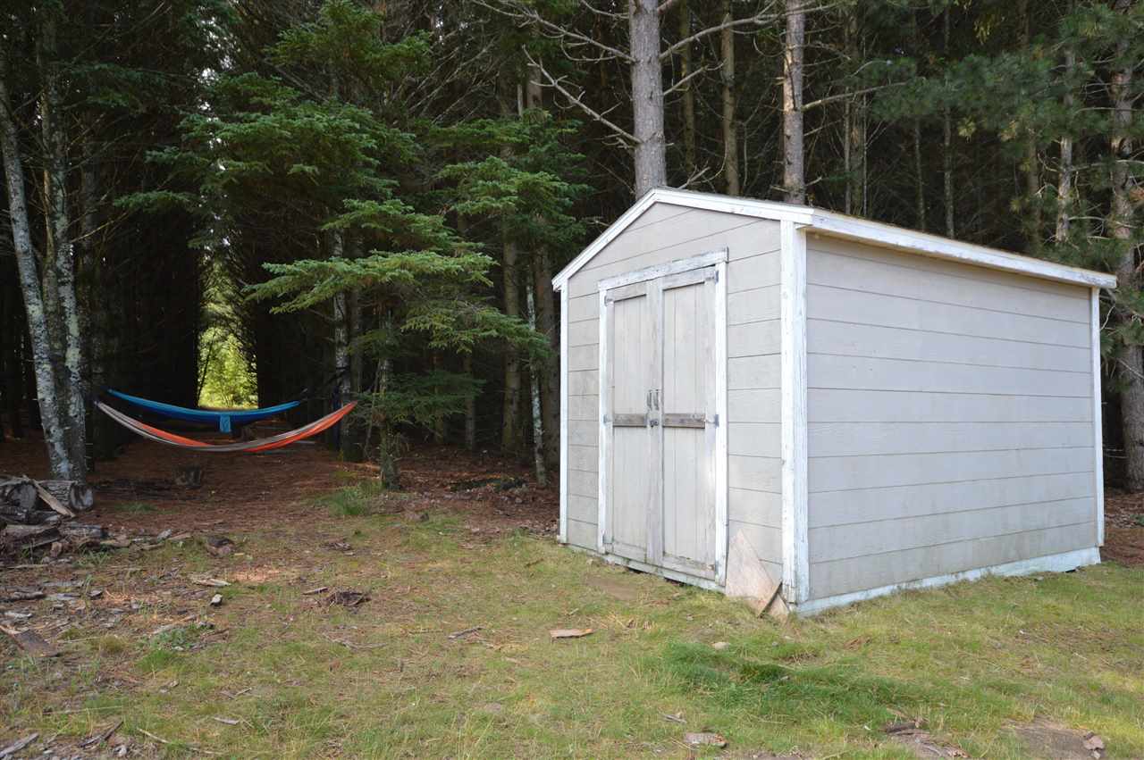 4880 North Putnam Road Suttons Bay, MI 49682 - Photo 33 of 41 1890274-32.JPG