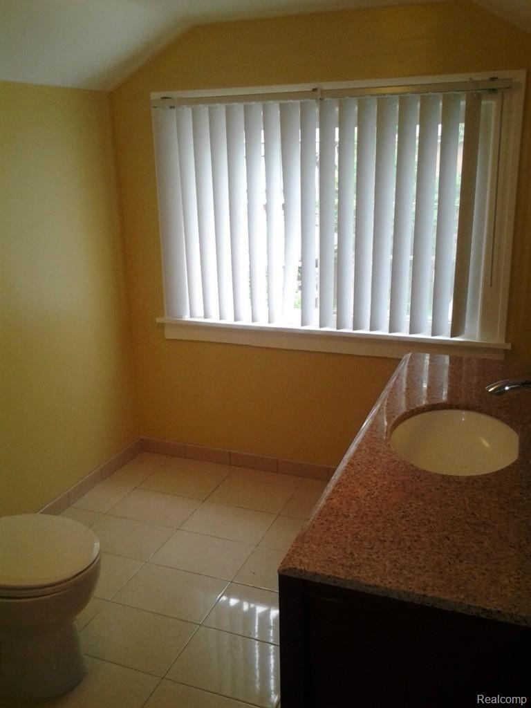 1310 Nottingham Road Grosse Pointe, MI 48230 - Photo 18 of 18 Upstairs Bath.jpg