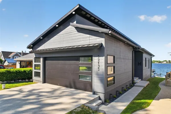$1,100,000 | 12135 Margaret Drive, Fenton, MI 48430