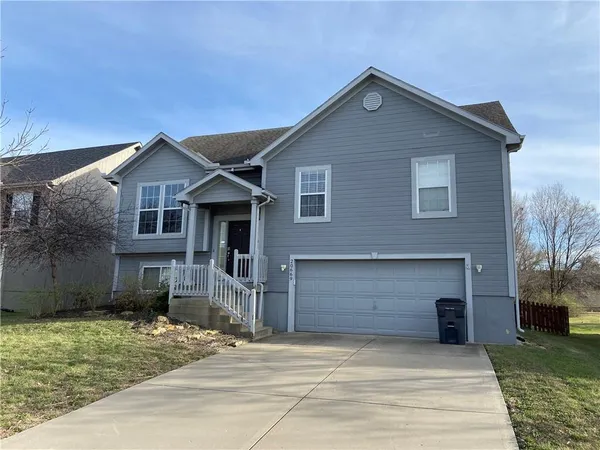 $420,000 | 20669 West 124th Terrace, Olathe, KS 66061