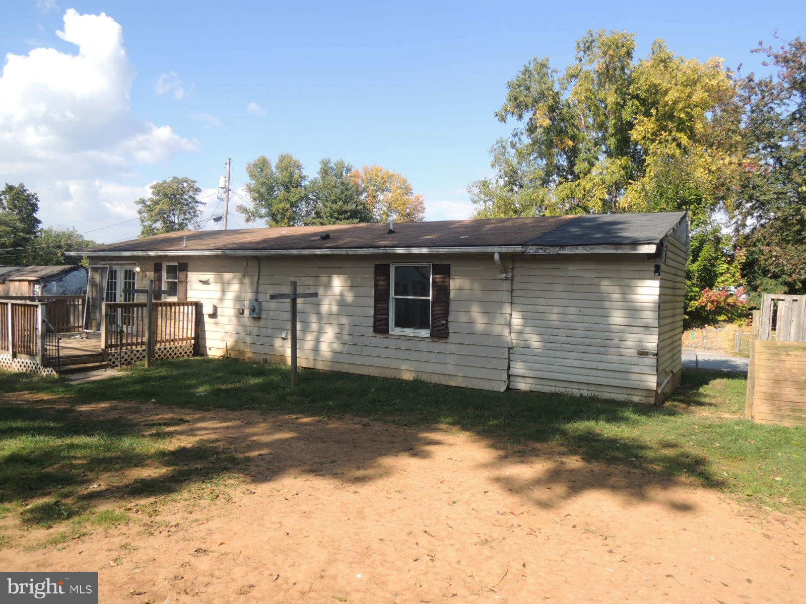 132 Reynard Road Kearneysville, WV 25430 - Photo 3 of 13 Exterior (Rear)