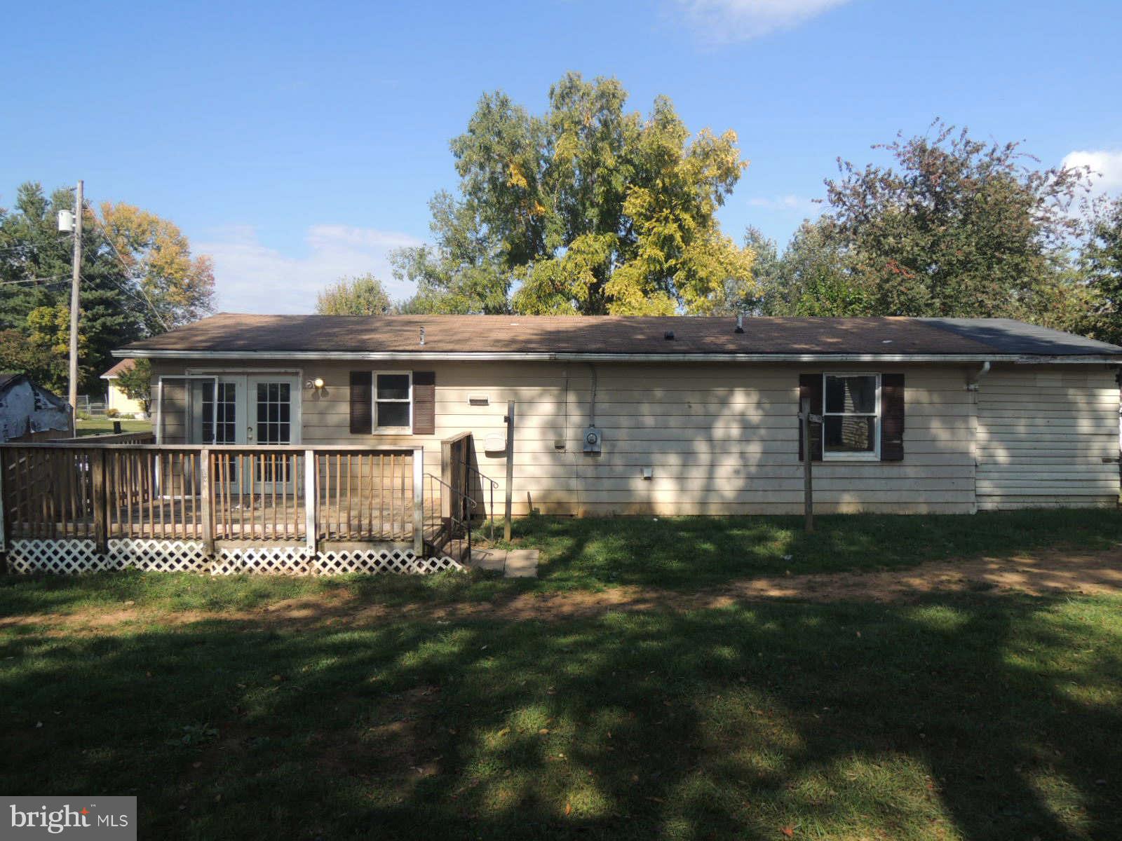 132 Reynard Road Kearneysville, WV 25430 - Photo 4 of 13 Exterior (Rear)
