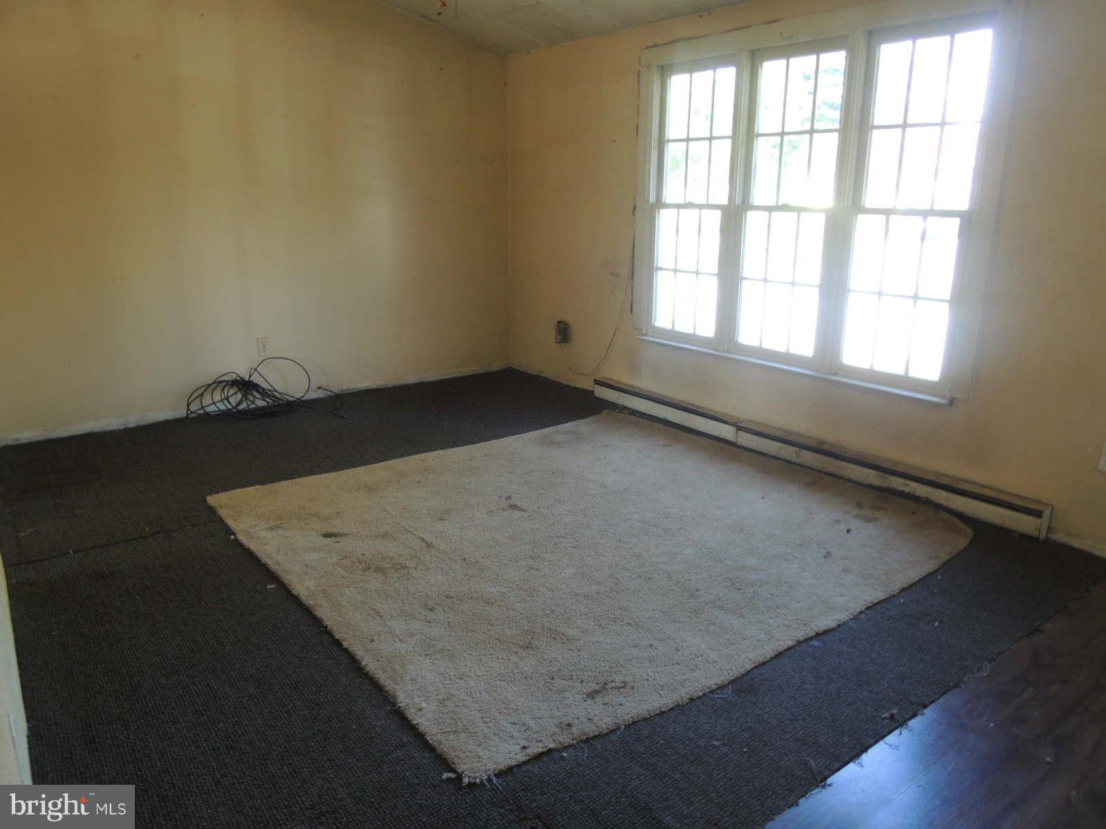 132 Reynard Road Kearneysville, WV 25430 - Photo 8 of 13 Family Room