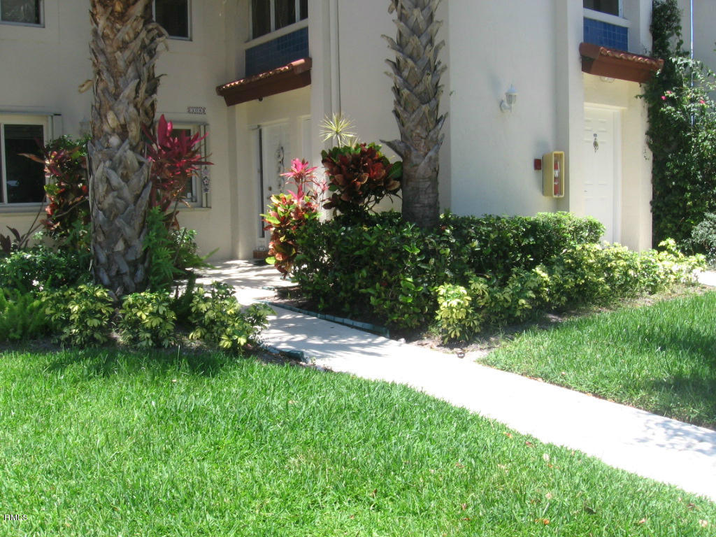 340 Northwest 67th Street, Unit 104 Boca Raton, FL 33487 - Photo 3 of 23 IMG_1077