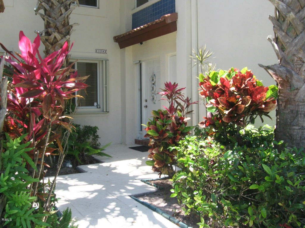 340 Northwest 67th Street, Unit 104 Boca Raton, FL 33487 - Photo 4 of 23 IMG_1078