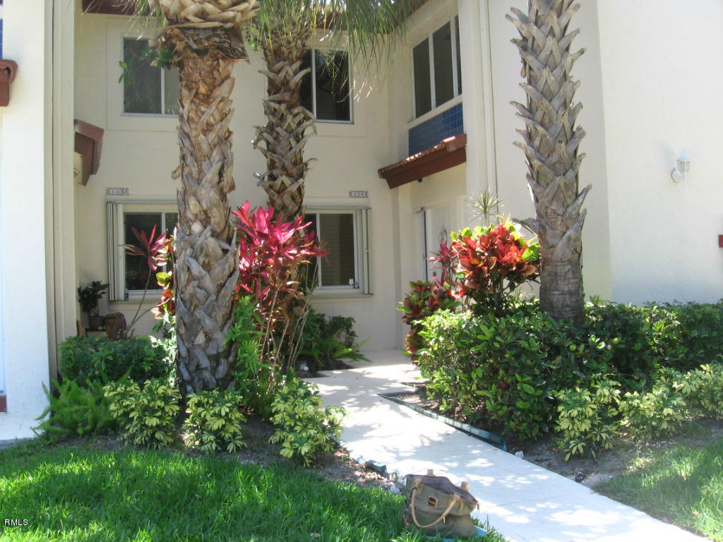 340 Northwest 67th Street, Unit 104 Boca Raton, FL 33487 - Photo 5 of 23 IMG_1079