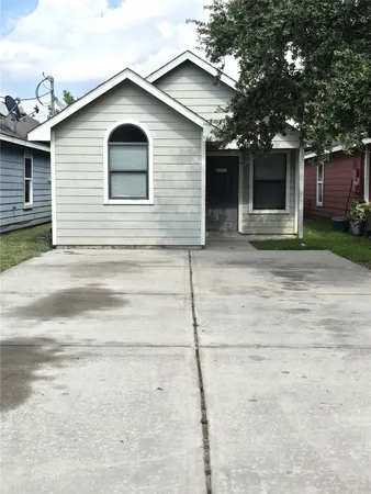 $1,500 | 2112 Davis Street, Houston, TX 77026