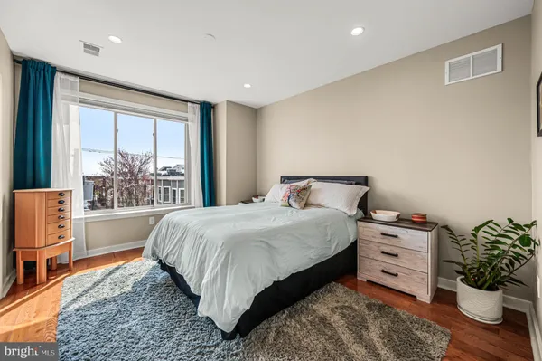 $3,700 | 1825 Carpenter Street, Unit C, Philadelphia, PA 19146