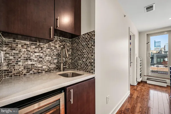 $3,700 | 1825 Carpenter Street, Unit C, Philadelphia, PA 19146