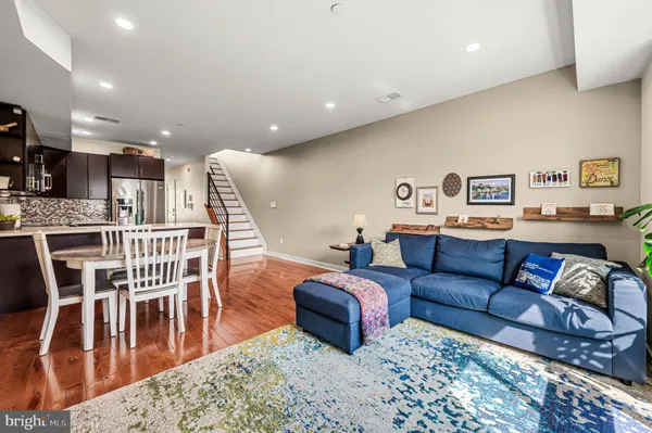 $3,700 | 1825 Carpenter Street, Unit C, Philadelphia, PA 19146