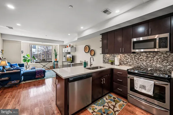 $3,700 | 1825 Carpenter Street, Unit C, Philadelphia, PA 19146