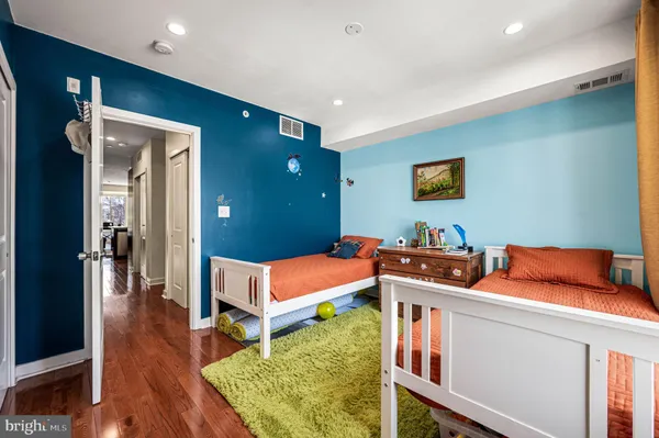 $3,700 | 1825 Carpenter Street, Unit C, Philadelphia, PA 19146