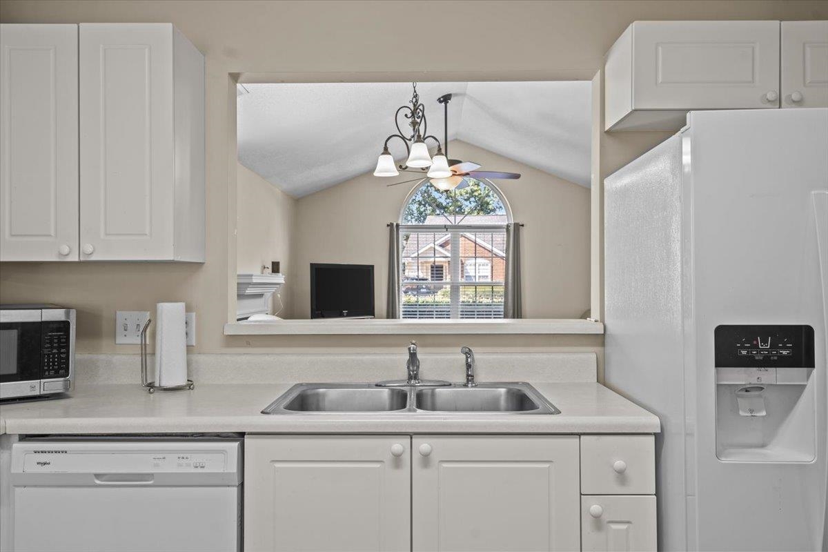 44 Bailess Court Greer, SC 29650 - Photo 3 of 24