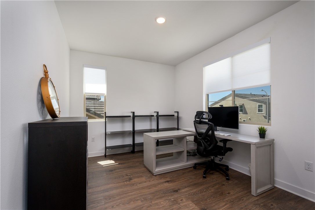 2821 Bridgetide Road Corona, CA 92883 - Photo 26 of 38 Upstairs Room 2
