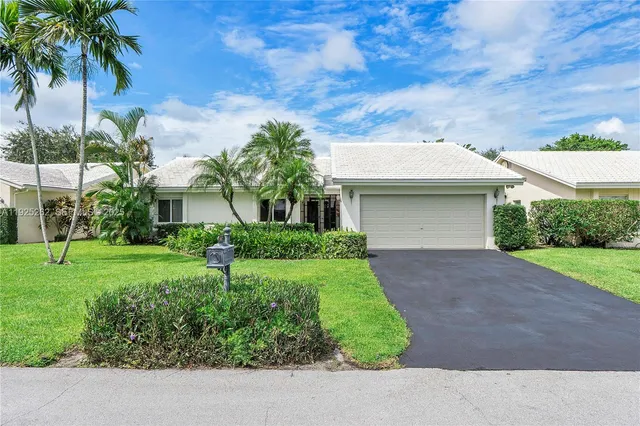 $629,900 | 5667 North Cameo Drive, Boca Raton, FL 33433