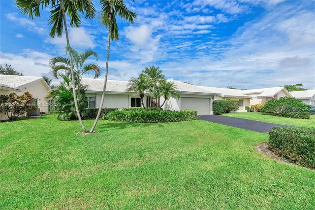 $629,900 | 5667 North Cameo Drive, Boca Raton, FL 33433