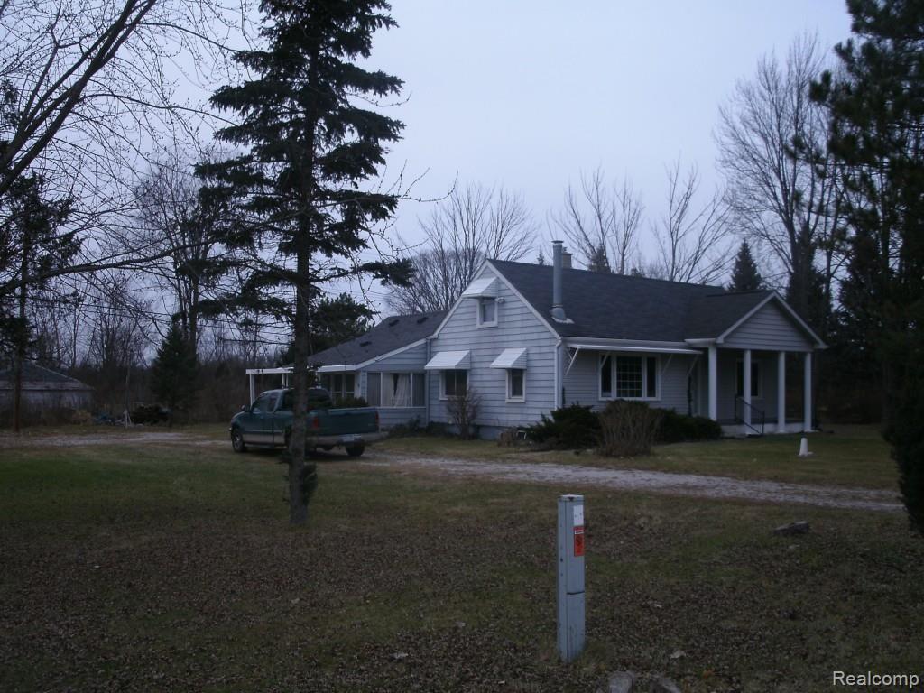 30098 Fort Road Rockwood, MI 48173 - Photo 4 of 21 349.jpg