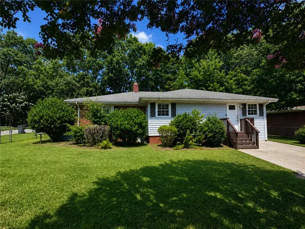 $274,900 | 208 West North Avenue, Westminster, SC 29693
