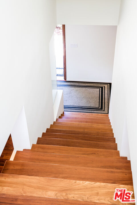 907 Las Pulgas Road Pacific Palisades, CA 90272 - Photo 23 of 39