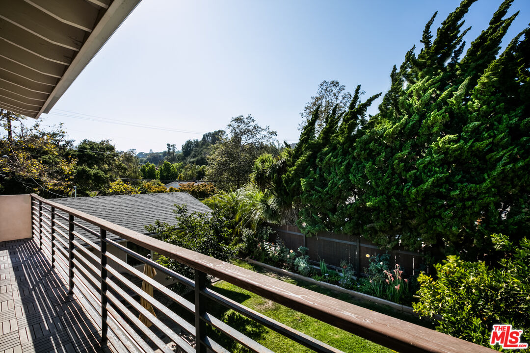 907 Las Pulgas Road Pacific Palisades, CA 90272 - Photo 31 of 39