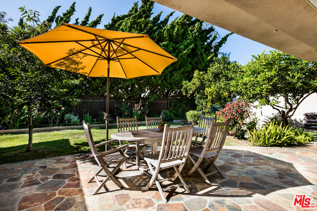 907 Las Pulgas Road Pacific Palisades, CA 90272 - Photo 33 of 39