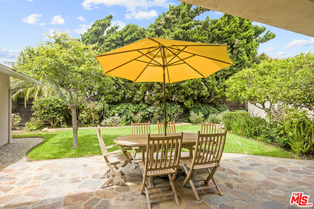 907 Las Pulgas Road Pacific Palisades, CA 90272 - Photo 34 of 39