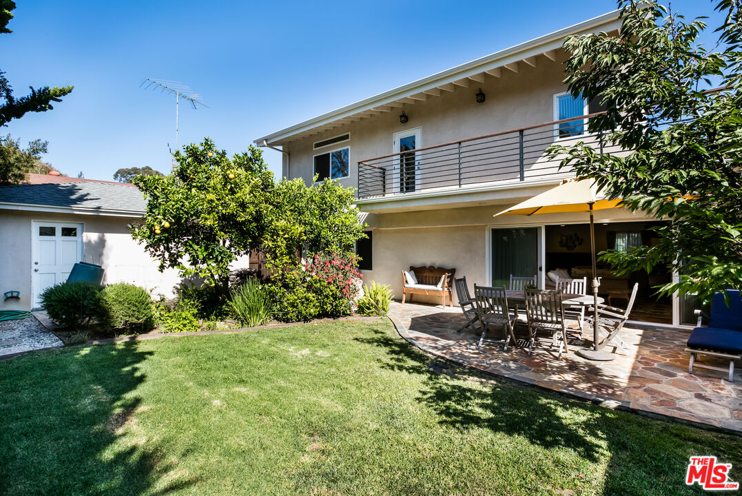 907 Las Pulgas Road Pacific Palisades, CA 90272 - Photo 35 of 39