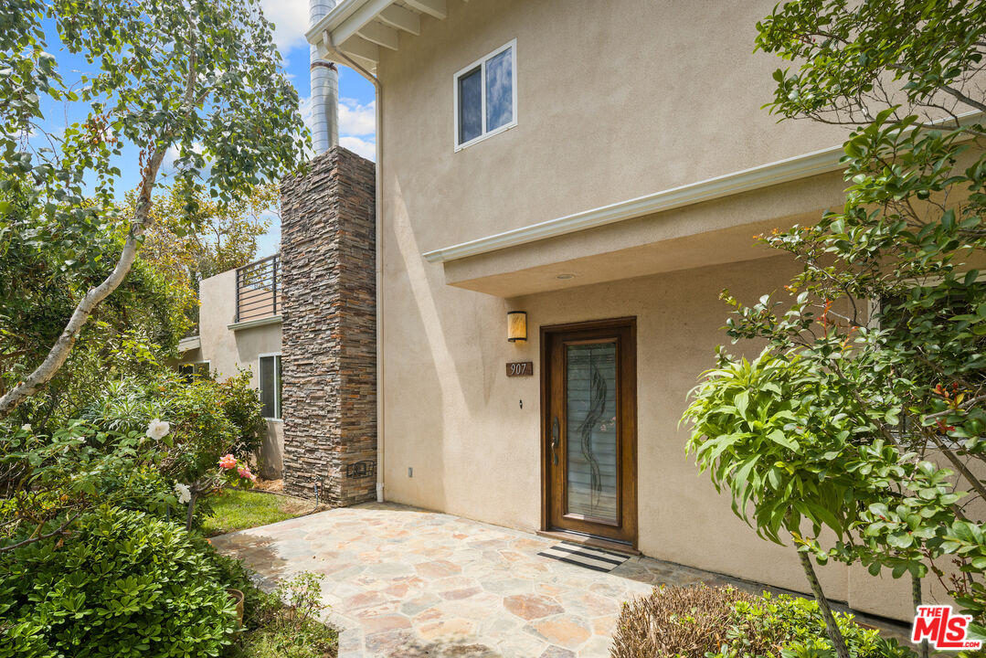 907 Las Pulgas Road Pacific Palisades, CA 90272 - Photo 4 of 39